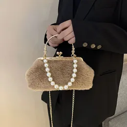 Autumn Winter Womens Plush Dinner Bag Luxury Pearls Evening Bags Lady Soft TopHandle Metal Handheld Clasp Chain Crossbody 240408