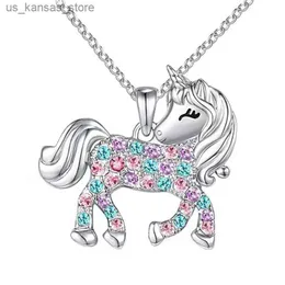 Pendant Necklaces Cute Rainbow Horse Necklace Colorful Crystal Unicorn Pendant Necklace Suitable for Girls and Boys Christmas Gift240408