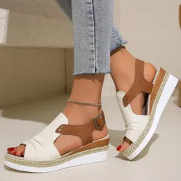 Sandals Sapatos para mulheres PU CULTA PLATAGEM DE CURSA DE CABELA 2024 Verão grossa grossa Peep Toe Sandalias de Mujer