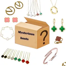 Andra festliga festleveranser Lyxiga gåvor Designer smycken Blind Box Lucky Mystery One Slumpmässigt halsbandsarmbandörhängen Ringar och DHLNV