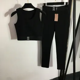 Yoga Camis Leggings Women Designer Sport Tracksuit Seasons Elastic Vests Pants Luxury Quick Dry Rompers Suit Set