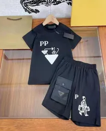 2022 Jungen Sommerkleidung für Kinder Baumwolle Kurzarm Kinder Luxus T -Shirt Hosen 2pcs für Jungen Kleinkind Oneck Baby Kleidung für 608136022