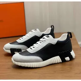 Famous Brand Men Bouncing Sneaker Shoes Sapatina Calfskin Sury Couro Branco Preto Corrente Azul Esportes Esportes de cabra leve sola baixa treinadores de top