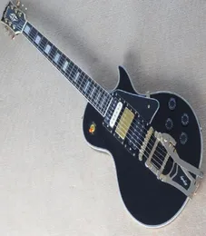 2014 Nuovo rocker di bellezza nera personalizzato di buona qualità Jazz Big Black Electric Guitar Tre Pickups6656770