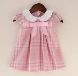 Hela babyflickor Bomullspläden Söt dockhals Princess Dress With Bow Girl Fashion Korean Dress Chilldren Designers kläder Kid4236995