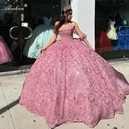 2024 Attachable Sweetheart Quinceanera Dresses Ball Gown Off Shoulder Sleeves Quince Dresses Princess Formal Gowns With Beading Pearls Sequined Embroidery Lace