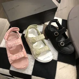 Tasarımcı Sandalet Çocuklar Okul Öncesi Kızın Slingback Baba Sandal Kilitleme C Tweed Pembe Yaz Ayakkabıları Platformu Slaytlar Kanca Döngü Kayışı Tıknaz Grandad Sandles Beach Mule