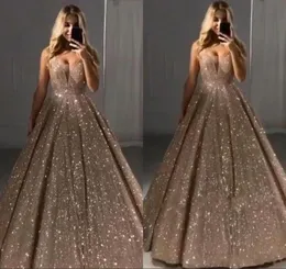 2020 Bling Balo Elbiseleri Gül Altın Gümüş Papalı Derin V Boyun Sequins Sırtsız Kolsuz Zemin Uzunluğu Ünlü Partisi Akşam Gow8390942