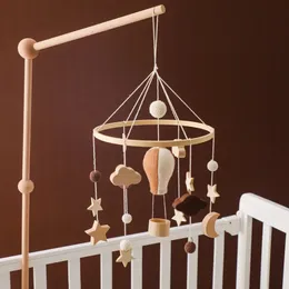 012 Months Mobile Hanging Rattles Toy Hanger Baby Wooden Bed Bell Bracket Crib Wood Holder Arm 240408