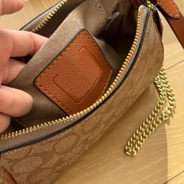 Wysokie luksusowe designerskie torby najwyższej jakości czarne torebki krzyżowe Crossbody Projektantka dla kobiet na ramię moda dhgate messenger biały borse messenger świece torba