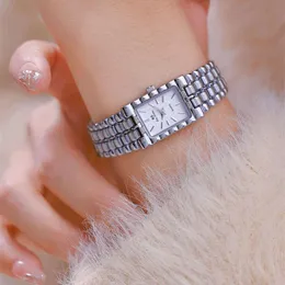 BS NOWOŚĆ 2024 Lekki luksusowy kwadratowy mały złoty i srebrny stół minimalistyczny stół wysokiej jakości damski zegarek dla kobiet