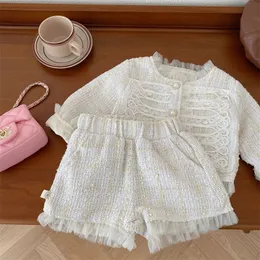 Conjunto de roupas infantis Nestes de Natal Autumn Baby Casaco Casaco curto para meninas TwoPiece Terne Born Girl Roupos 0 a 9 meses 240327