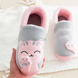 Slipper Kinder Innenrinker Winter warme Schuhe Kinder Mama Vater Hausboden Slipper Cartoon Style Anti-Rutsch-Jungen Mädchen Baumwollschuhe 2449