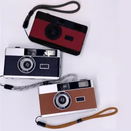 年代物のフイルムカメラ 富士フイルム、1型センサー&単焦点レンズのレトロ調デジカメ「X