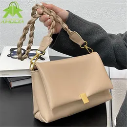 Сумки для плеча PU кожаная тенденция сплошного цвета женщины Crossbody Fashion Simploity Роскошная высокая емкость мессенджер