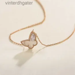 Topp lyxiga fina kvinnliga designer halsband fjärilshalsband Enkelt temperament vitt skal mamma och dotter sommar söt designer hög kvalitet choker halsband