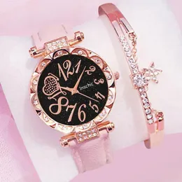 Нарученные часы 2pcs Женская кварцевая чарцевая кожа с розовой картиной и 1 пятиконечная звездная модная мода повседневный браслет