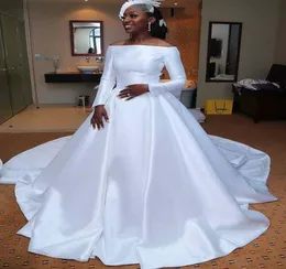 White Satin Wedding Dresses 2021 Classic Design Bride Long Sleeve Off The Shoulder A Line Vintage Brudklänningar Anpassade plus Size7510463