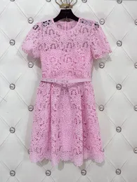 Designer -Kleid 2024 Neue Sakura Pink Spitze kurze Ärmel runder Nacken Kleid mit schöner Taille Wrap