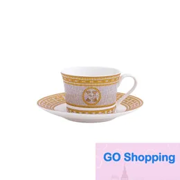 Quatily Bone China European Mug Creative Vintage Coffee Cugs Gilt Proceating Porcelain Gift Big Mark Tea Cup Plate Rack Home Home