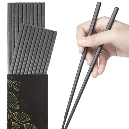 Chopsticks 10 par återanvändbara glasfibermatpinnar japanska kinesiska koreanska lämpliga för mat och matlagning allt i en presentask