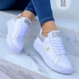 Buty swobodne kobiety swobodne buty mody motyla dekoracje okrągłe trampki na głowę skórzana koronkowa platforma panie wulkanizowane buty żeńskie obuwie t240409