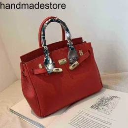 Skórzana torebka BK Projektant Lekka luksusowa oficjalna strona internetowa czerwona woreczka dla kobiet narzeczeniowe przenośne platynowe duże pojemność teksturowane pojedyncze ramię