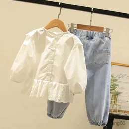 Kläderuppsättningar vår- och höstkoreanska flickor passar barn flickor Kläder Fashion Hollow Lace Top + Pearl Jeans Two-Piece Girls Clothing Set