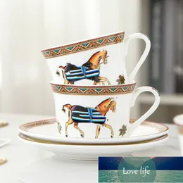 Top Lux Bone China European Becher kreativer Vintage Kaffeetassen vergoldete Kanten Porzellan Geschenk Big Mark Tee Tassen Teller Rack Set Set Home