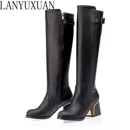 Lanyuxuan 2017 Novo tamanho grande e venda pequena 30-54 Botas Mujer Boots Sapatos Mulher Moda High Heels Autumn Botas de inverno Mulheres A18