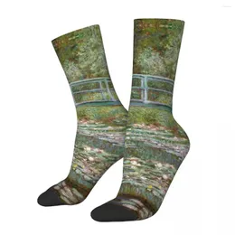 Herrstrumpor Nyhetskvinnor över ett damm med vattenliljor Claude Monet Merchandise Warm High Quality Sock All Seasons Gifts