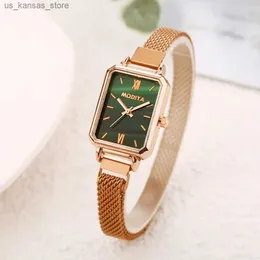 Orologi da polso da donna Fashion Square Womens Quartz Watch Magnetic Change Green Green Simple Gold Gold Rosa Luxuria Womens240409