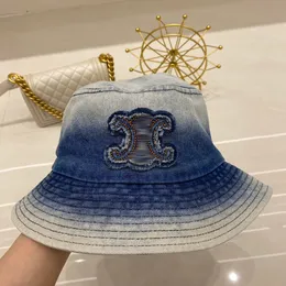 Kapelusz Bucket Casual unisex luksusowe czapki projektant odwracalny wszechstronny czapka Summer Słaska Hat Fisherman Nordic Minimalizm Luksusowy wykwintny i czysty styl kowboj