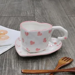 Tazze da 250 ml novità dipinta a mano amore tazza creativa maniglia del cuore per il latte acqua tazza di ceramica fatta a mano rosa