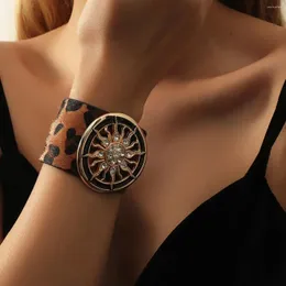 Bangle A Simple Temperament Of Punk Leather Leopard-print Button-style Bracelets Ms. Fashion Accessories Holiday Travel Leisure Ball