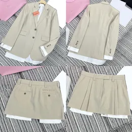 Fake Two Piece Women Blazer Luxury Designer Jacket Kjol Bokstav broderad blazer toppar klänning Kontrast färg elegant kvinna formell kostym