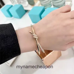 Designer de alta qualidade para Tifancy High Version v Gold Twisted Bracelet Womens Diamond Diamo