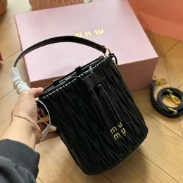 Designer -Eimer -Tasche Frauen Mini Bucket Bag One Schulter Crossbody Designer Handtasche Modetasche Leder Satchel Messenger Tasche Geldbeutel keine Schachtel mit Staubbeutel