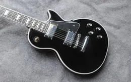 ブラックLPカスタムクラシック1960Sバージョンギターゴールドハードウェア中国の工場製品ギター8010209