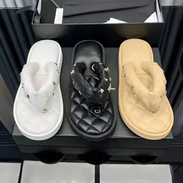 Designer Sandals Women Slifors Sandali Slide piatti Flip Flop Summer Shearine Shoes Outdoor Scarpe da bagno Slifori da spiaggia Bianco Bianco