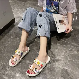 36-40 Sandaler Sandaler sommarkvinna 2023 Hawaiian Slipper Famous Brands Shoes Women Sneakers Sport Gift Second Hand