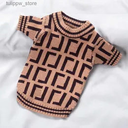 Hundkläder Luxurys Dog Apparel Autumn Winter Plaid Pet Clothes Fashion Embroidery IC Puppy Sweater Designers Dog Clothes With Letters L46
