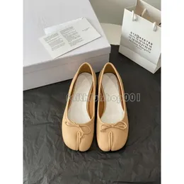 Melhor Maison Mihara Yasuhiro Hank Og sola sola Low Tabi Ballerina Sapato Mulheres designer de luxo Sandal Ha Ballef Couro plano Capinho do salto no salto no boto de bota 314