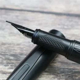 Black Samurai FOuntain Penna di alta qualità Black Forest Black Eccellente titanium Office School Supplies scrivendo penne a inchiostro liscio