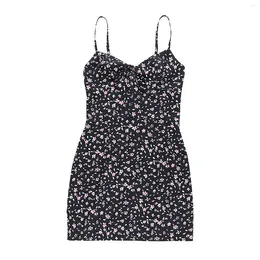 Casual Dresses Summer Women Sexig rygglös blommig spaghetti rem klänning svart ärmlös hög midja smal fit strand 2024 boheme