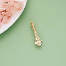 Dcarzz Bones Vertebra Medical Science Pin Brooch Doctor Nurse المجوهرات دبابيس طية دبابيس الشارة المعدنية الجراح/ممرضة الطب هدية