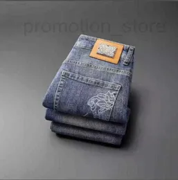 Designer maschile designer di alta qualità Medusa europea stagionale blu 3d stampato jeans maschile lavati, versatile elastico slim fit piccoli pantaloni a gamba dritta 57By