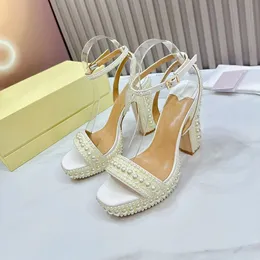 Piattaforma Designer di marca di moda con tallone super alto donna Shiny Pearl Decoration Bridal Party Dress Shoes Brand Pompe di lusso femminile