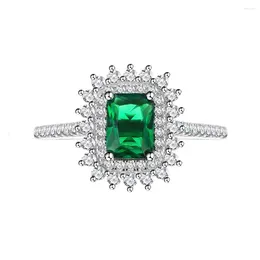 حلقات الكتلة نماذج S925 Silver Ring مع دانتيل الشمس الإناث المقلدة المرصعة Emerald صغيرة وعصرية متعددة الاستخدامات