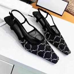 Designer broderade klackar lyxiga slingback sandaler medelklackade mode klassiker klädskor damer glid på band sandal